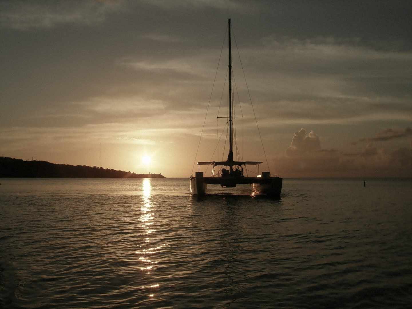 karibik-grenada-katamaran-sonnenuntergang-g-90088540.jpg