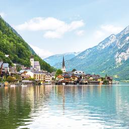 oesterreich-hallstatter-see-g-910960082.jpg