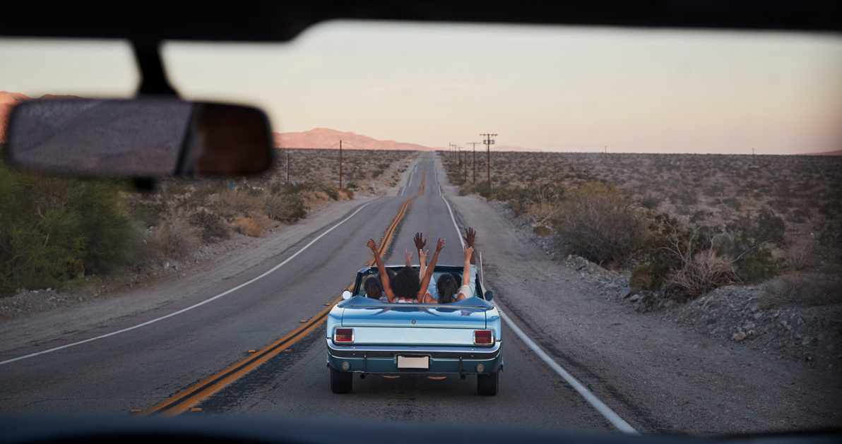 cabrio-highway-roadtrip-g-1030407852.jpg