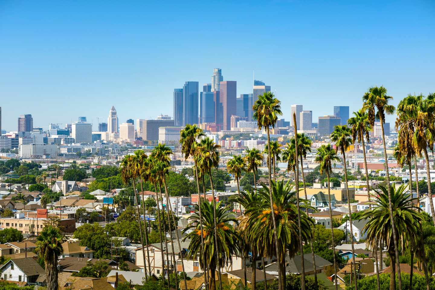 usa-los-angeles-skyline-t-845028274.jpg