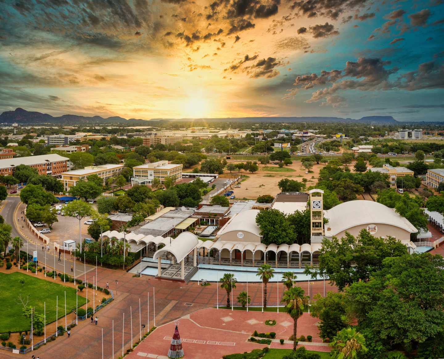 botswana-gaborone-regierungsviertel-klein-g-1241286038.jpg