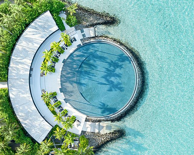 Ritz_Carlton_Maldives_Deluxe_KV_LP_704x512.jpg