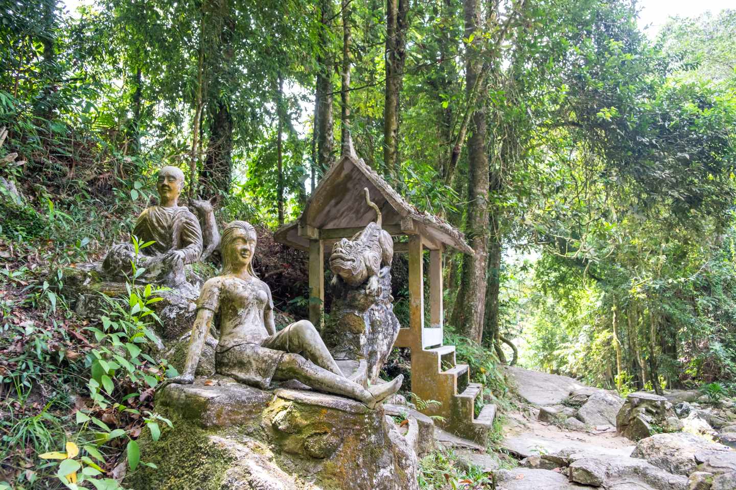 thailand-koh-samui-secret-buddha-garden-g-1246226644.jpg