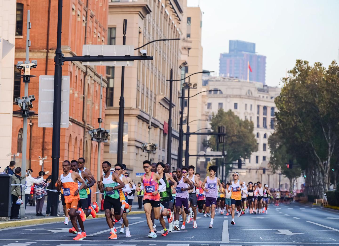 Läufer beim Shanghai Marathon