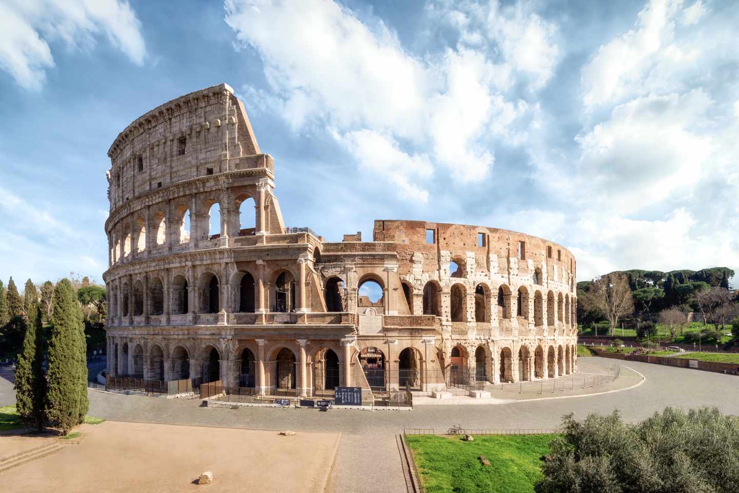 rom-sehenswuerdigkeiten-colosseum-g1194899511.jpg
