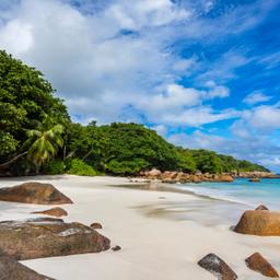 seychellen-praslin-strand-t-867778318.jpg