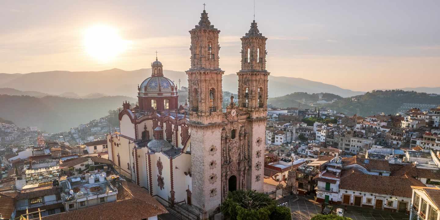 mexiko-taxco-de-alarcon-kirche-santa-prisca-g-1469168395.jpg