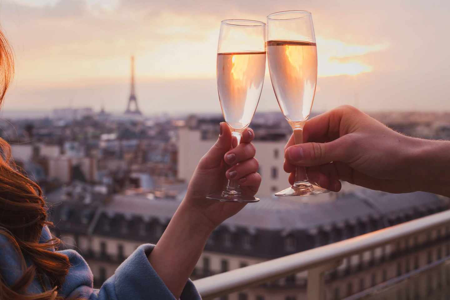 frankreich-paris-champagner-valentinstag-paar-g-1212340005.jpg