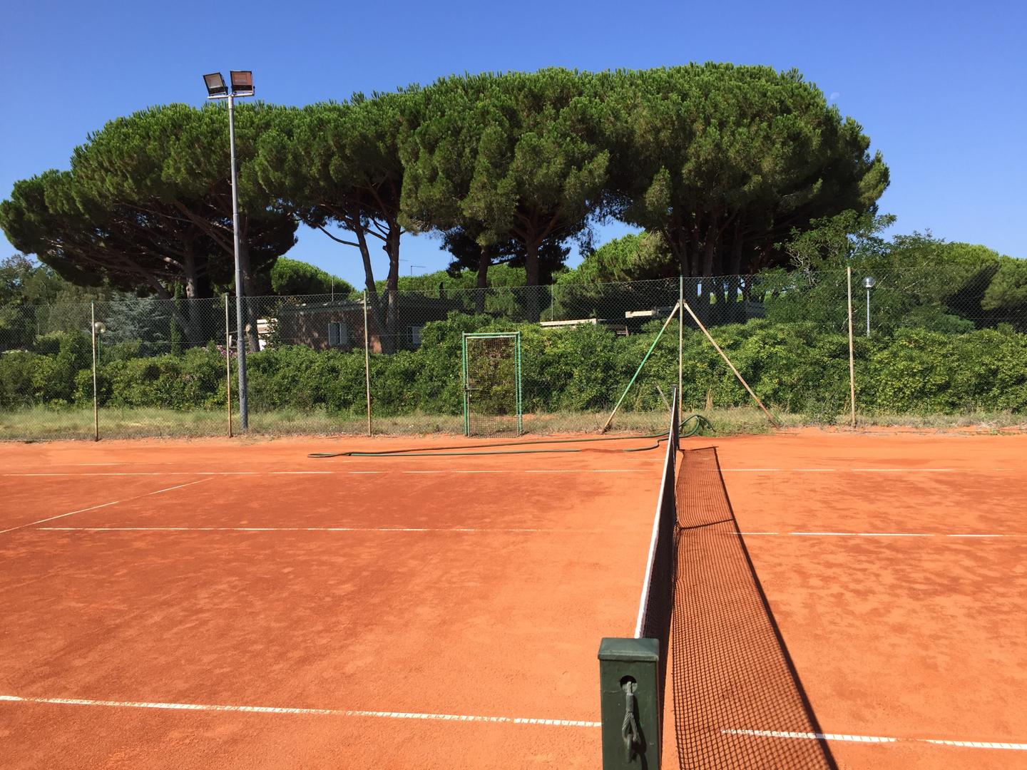 tennishotel-gardasee-g-959935092.jpg