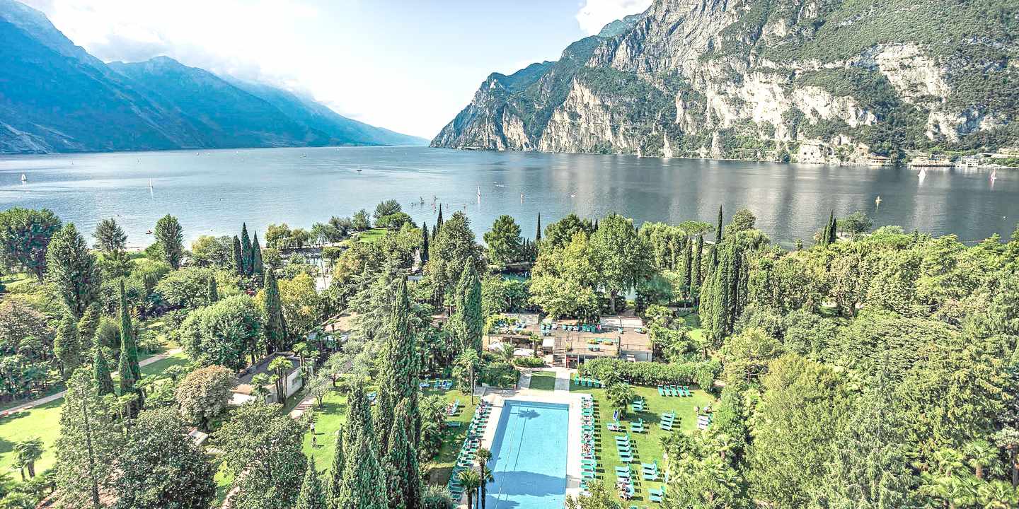 italien-gardasee-du-lac-et-du-parc-grand-resort-d-DER1196938.jpg
