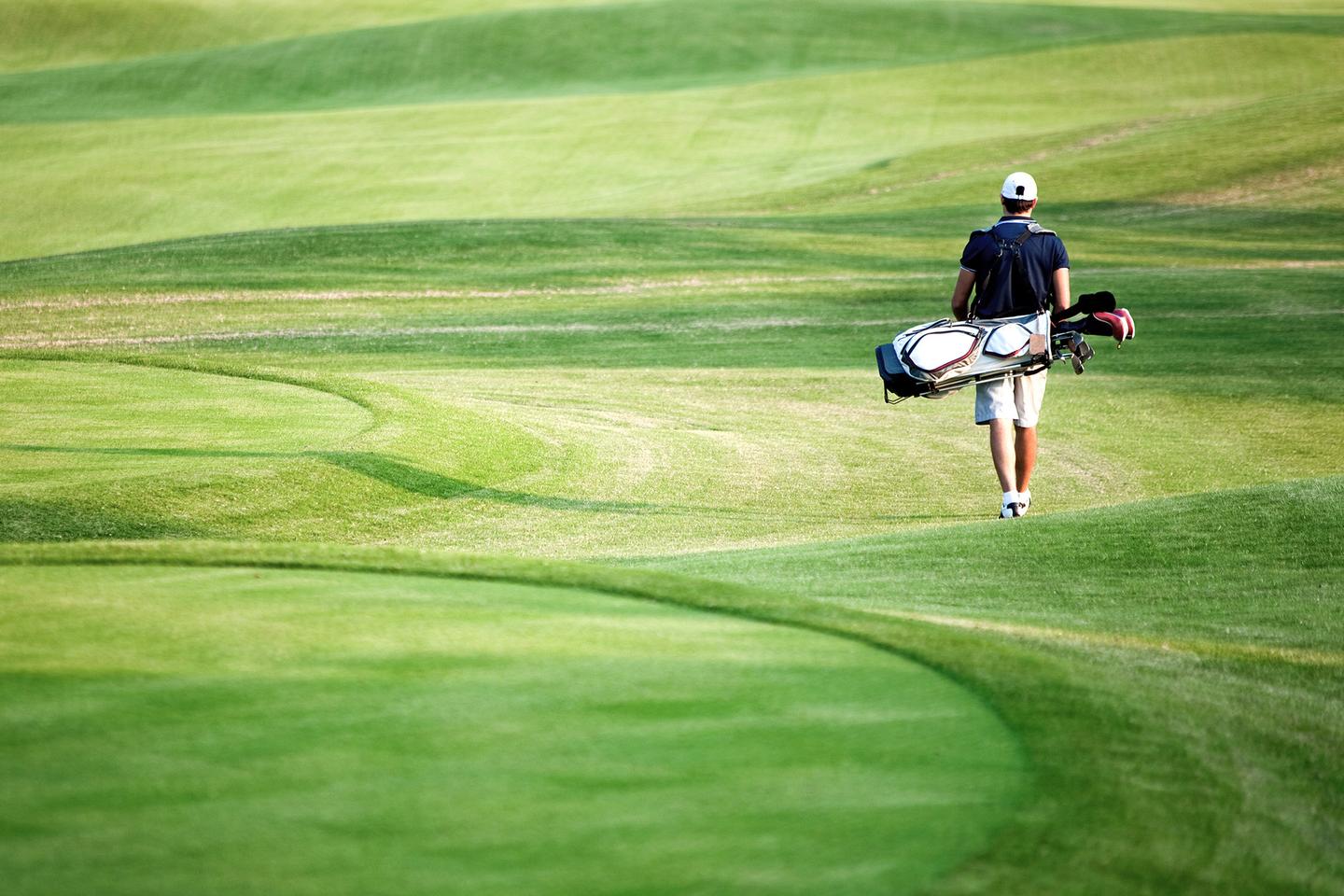 golfplatz-g-186872283.jpg