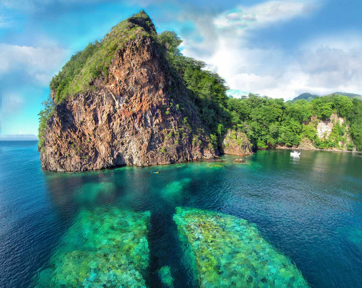 dominica-split-rock-t-830519518.jpg