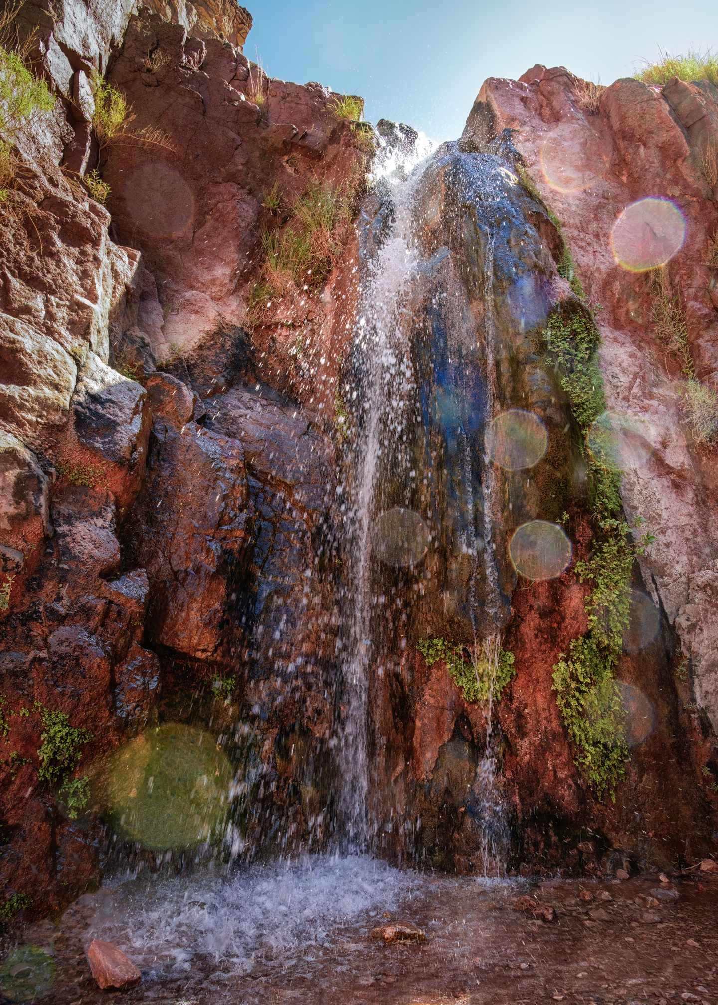 blt0cb6f461025a3fdc-usa-arizona-grand-canyon-wasserfall-g-2157831261.jpg Grand-Canyon-Nationalpark: Wasserfall im Canyon
