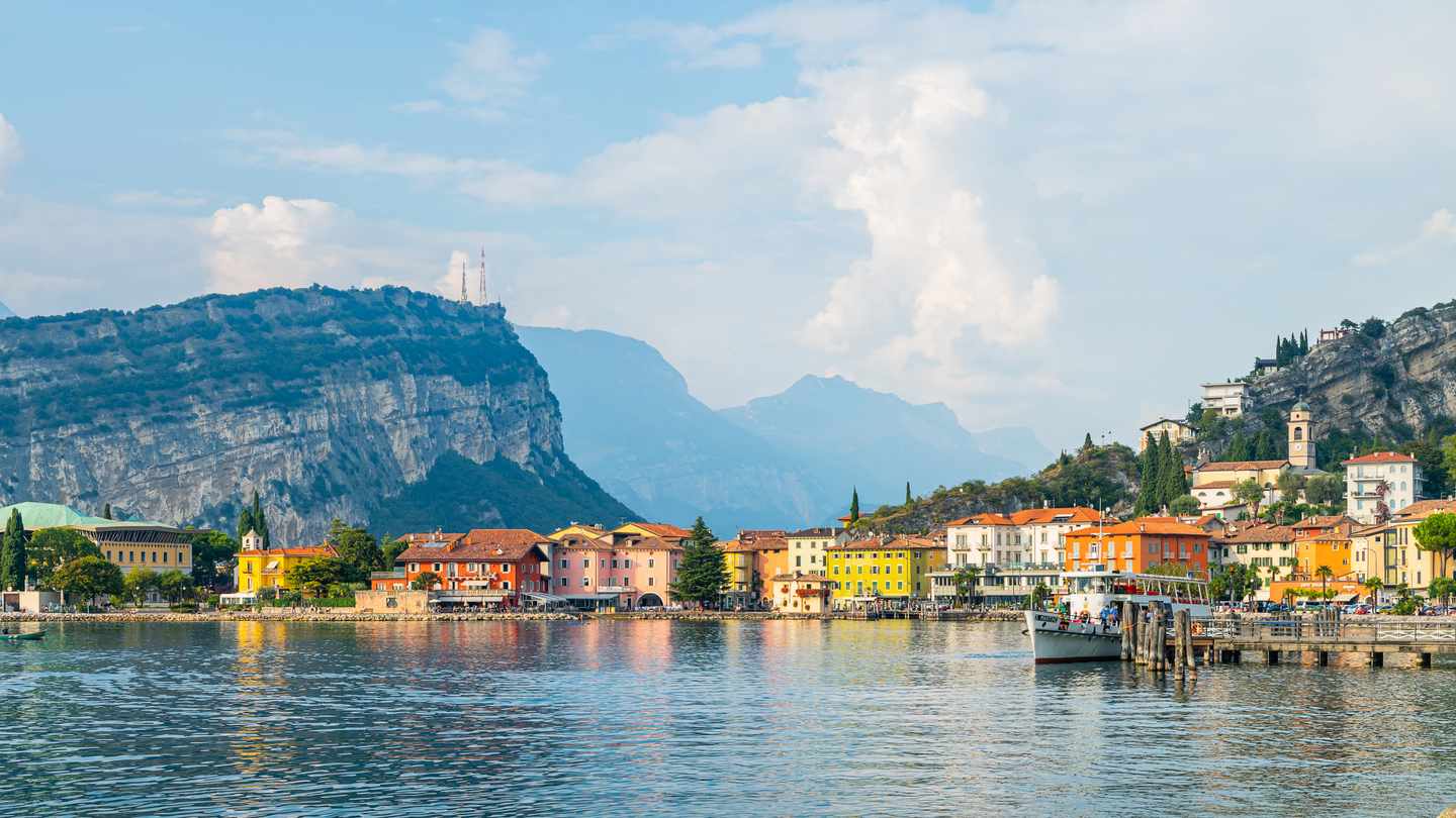 Gardasee Hotel: Panoramablick auf Riva del Garda