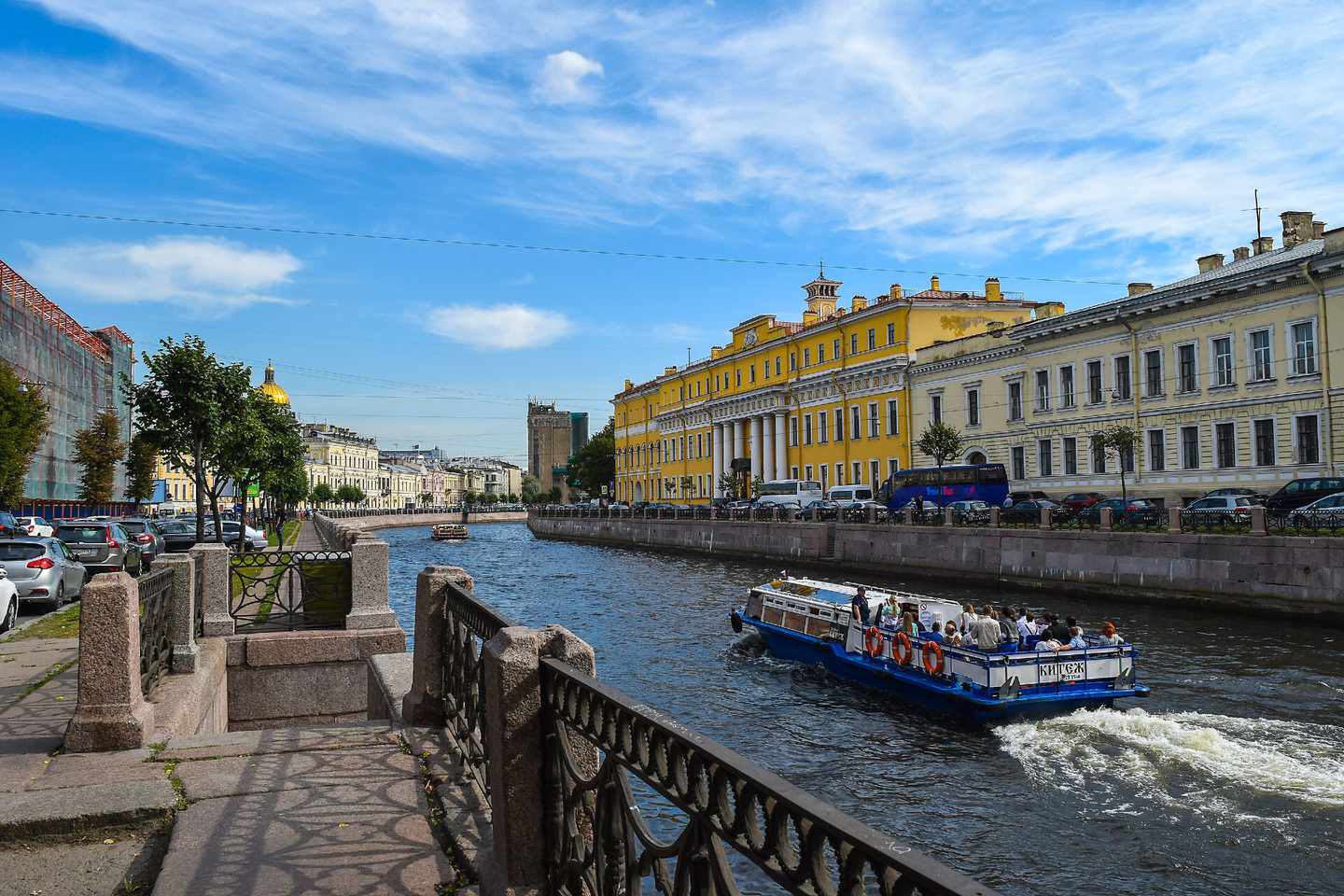 russland-st-petersburg-moika-klein-g-487177194.jpg