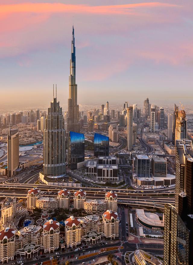 dubai-sonnenaufgang-g-1296850235.jpg
