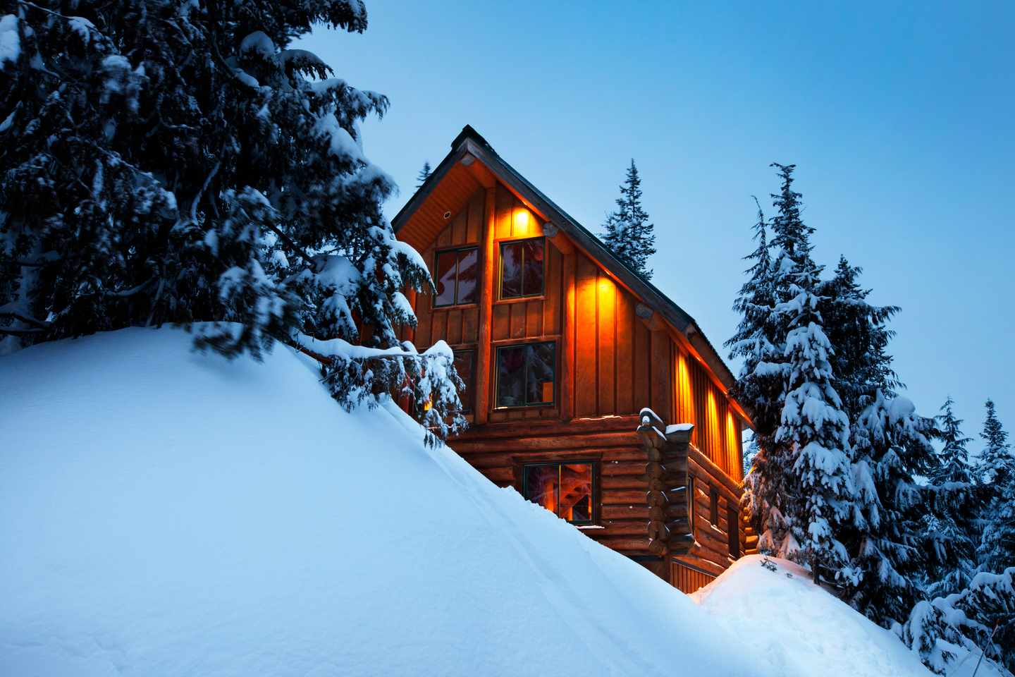 usa-oregon-snow-blockhuette-cascade-mountains-g-174853459.jpg