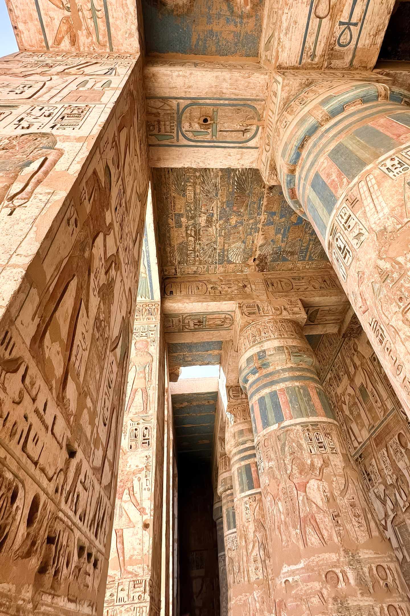 aegypten-luxor-medinet-habu-tempel-g-2268203677.jpg Platzhalter