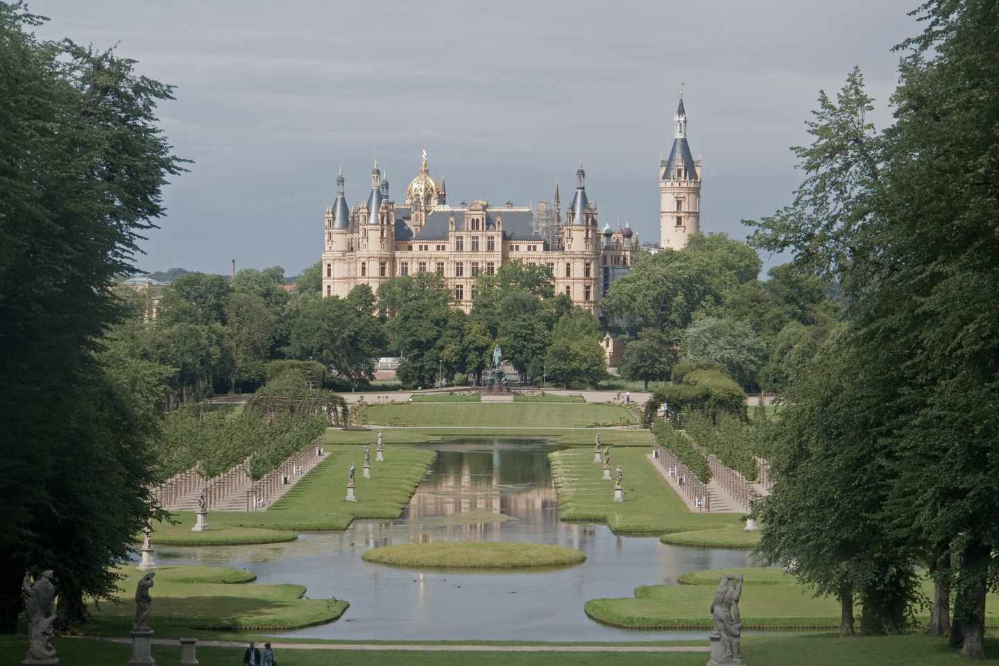 deutschland-mecklenburg-vorpommern-schwerin-schloss-g-144235625.jpg