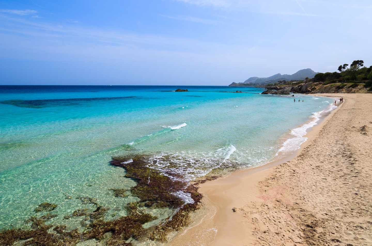 spanien-mallorca-azurblaues-meer-son-mol-strand-g-904855794.jpg