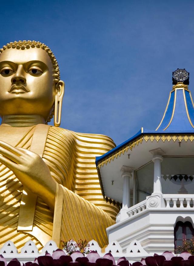 Kultur in Thailand thailand-goldene-buddha-statue-t-91767912.jpg