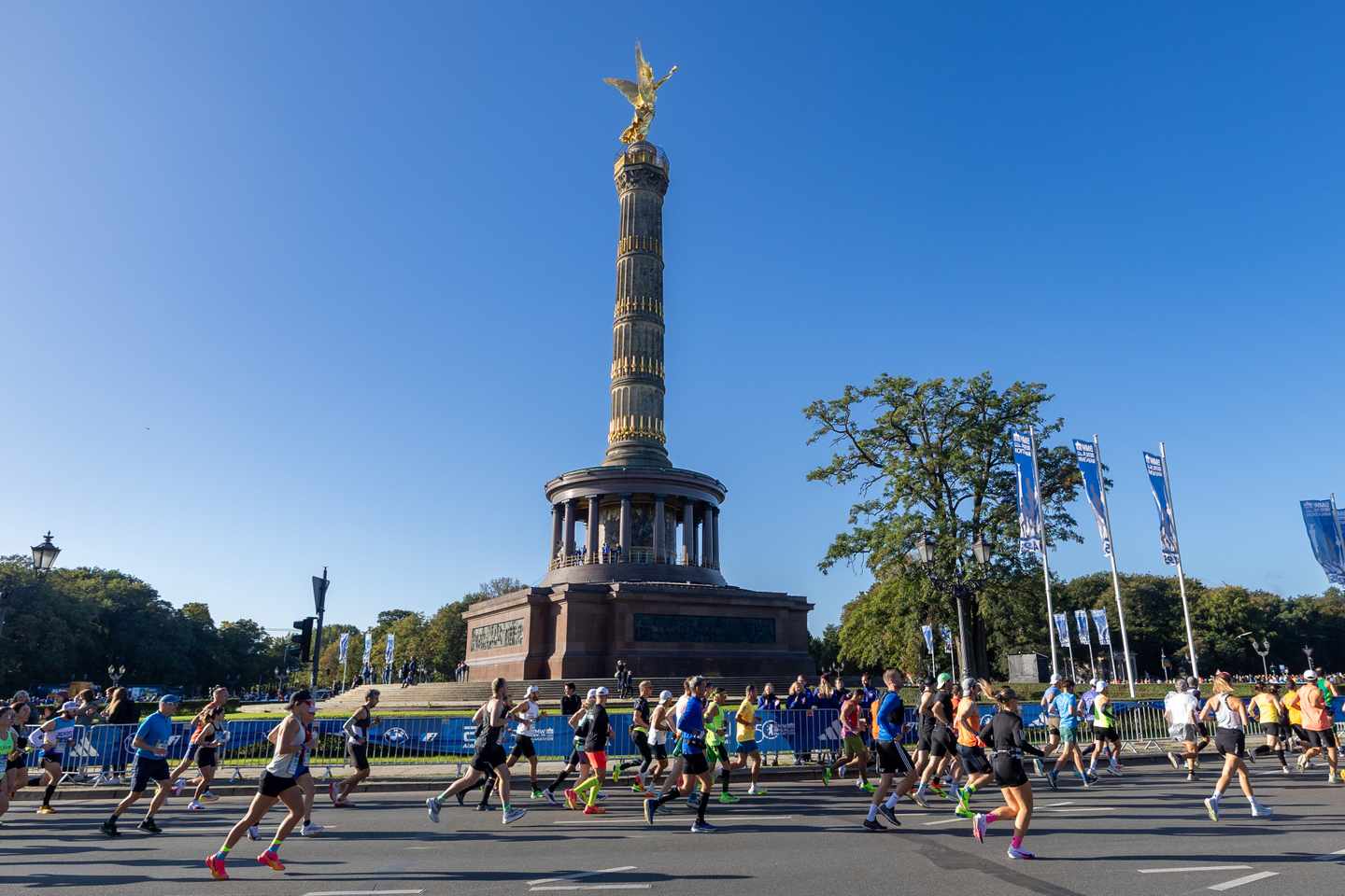 marathon-berlin-siegessaeule_SCC EVENTS_Norbert Wilhelmi.jpg