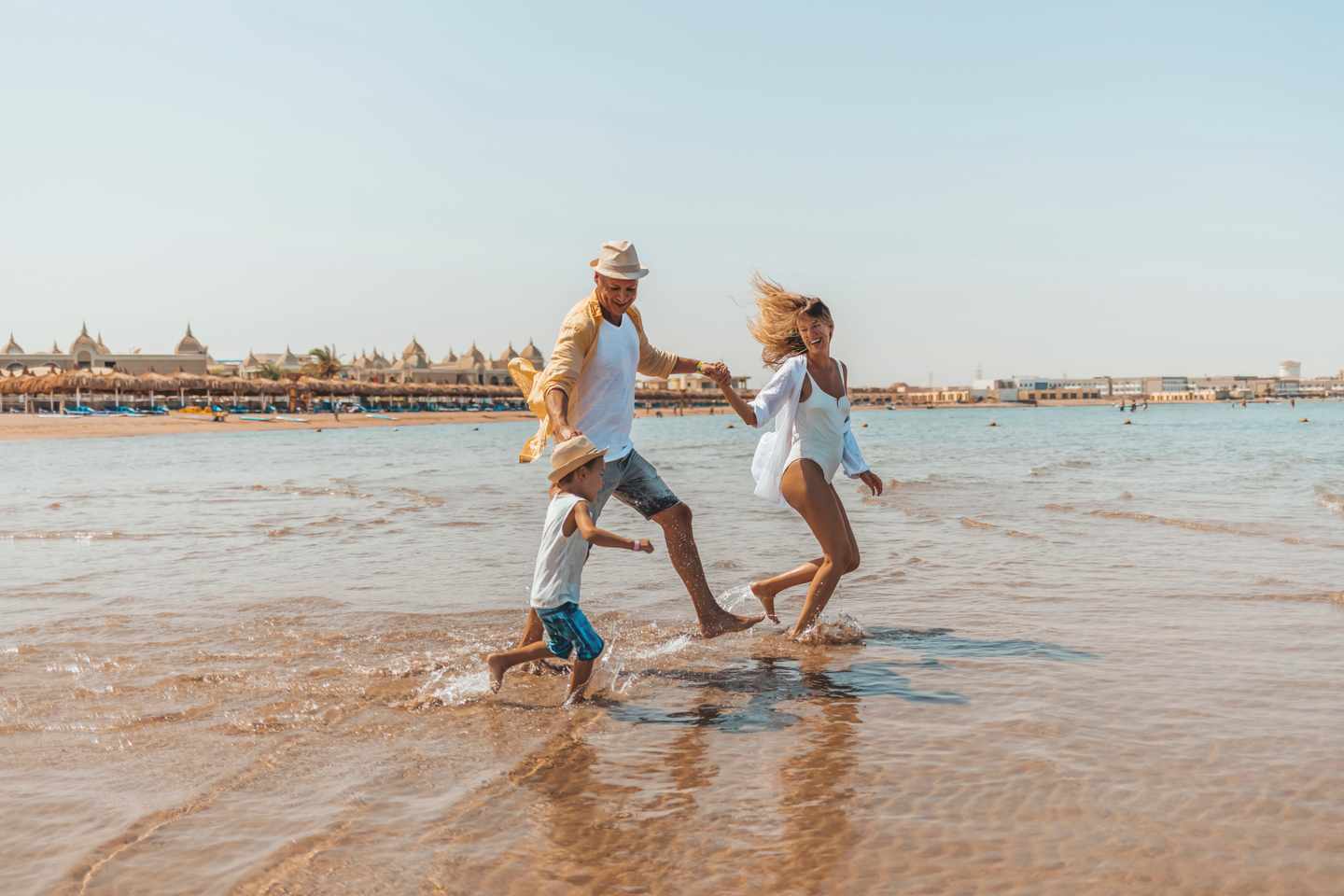 aegypten-rotes-meer-strand-familie-g-1344906845.jpg