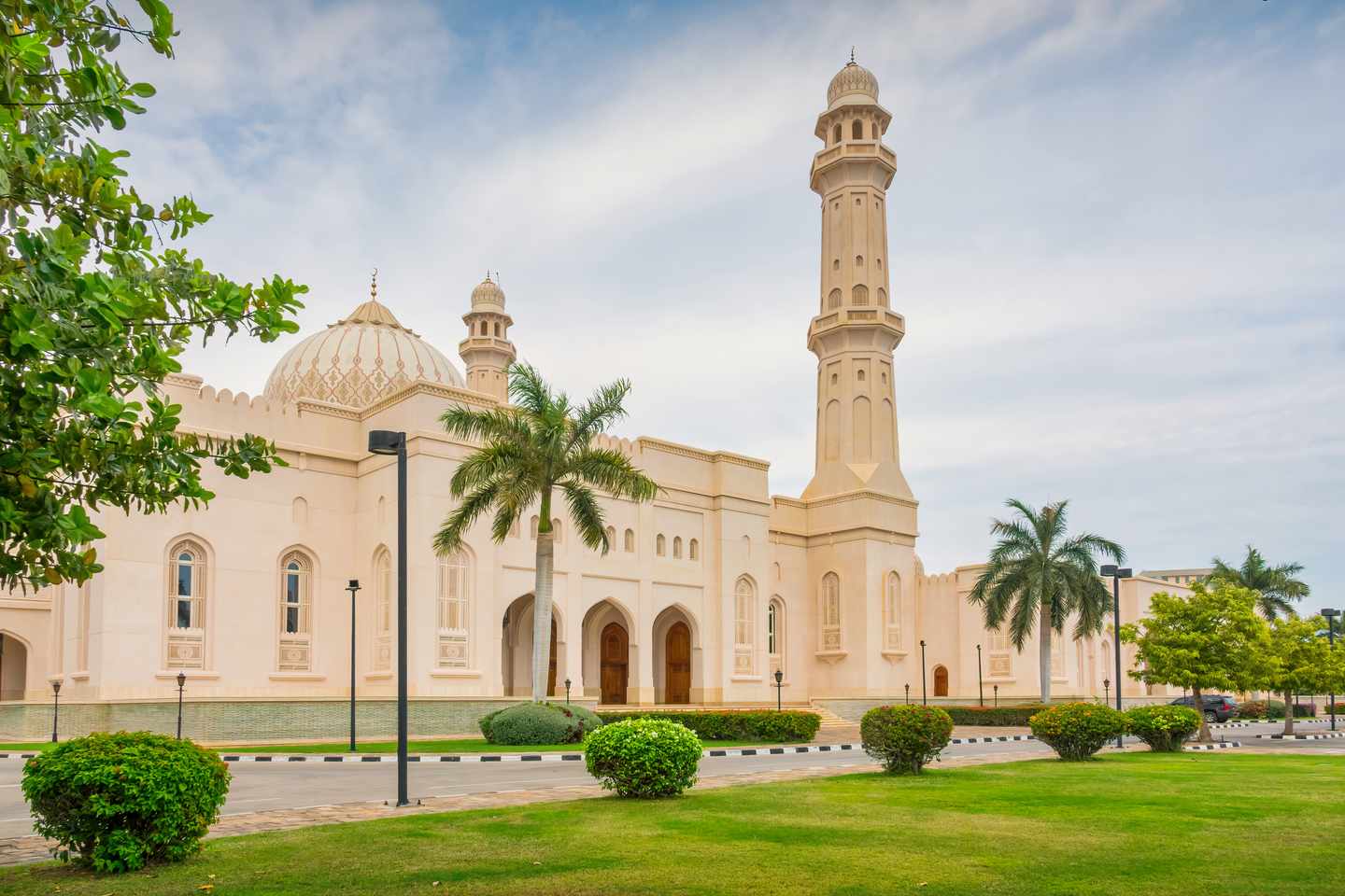 oman-dhofar-salalah-sultan-qaboos-moschee-g-1499041348.jpg