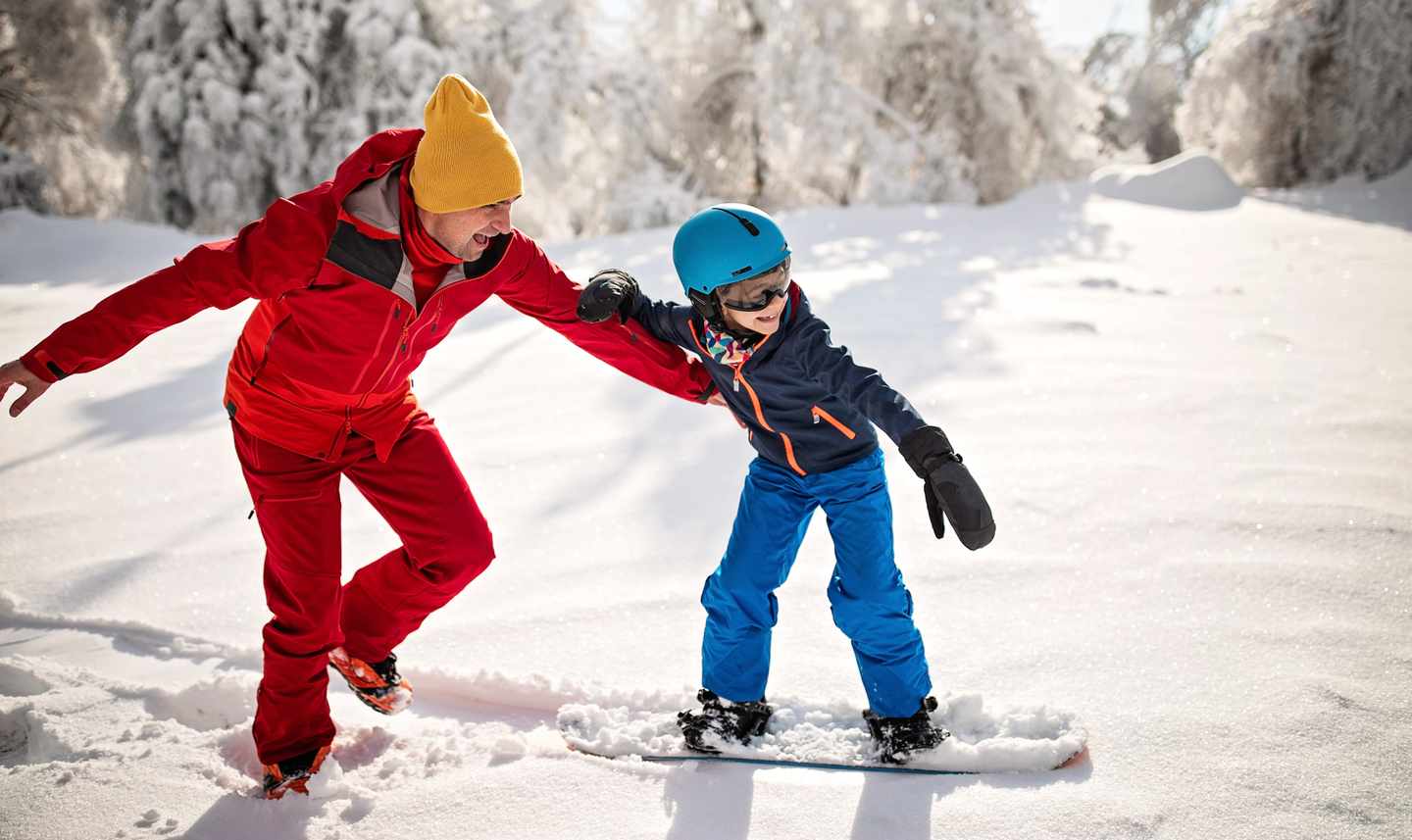 skiurlaub-vater-sohn-snowboard-g-1297883272.jpg