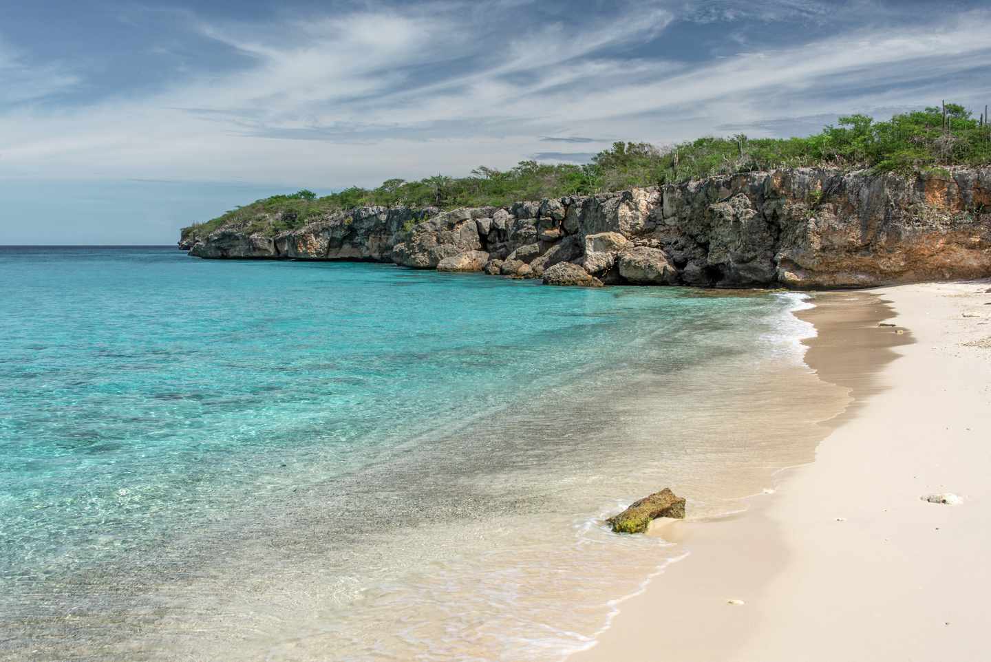 bonaire-felsige-kueste-mit-strand-g-1299260953.jpg