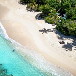 karibik-luftaufnahme-strand-antigua-insel-barbuda-g-2152806829.jpg