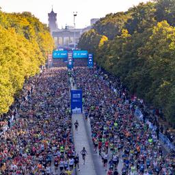 marathon-berlin-brandenburger-tor-SCC EVENTS-Norbert Wilhelmi.jpg