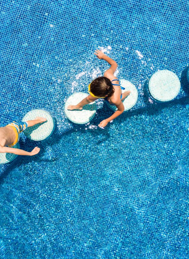 Brückentage pool-steine-g-1124475289.jpg