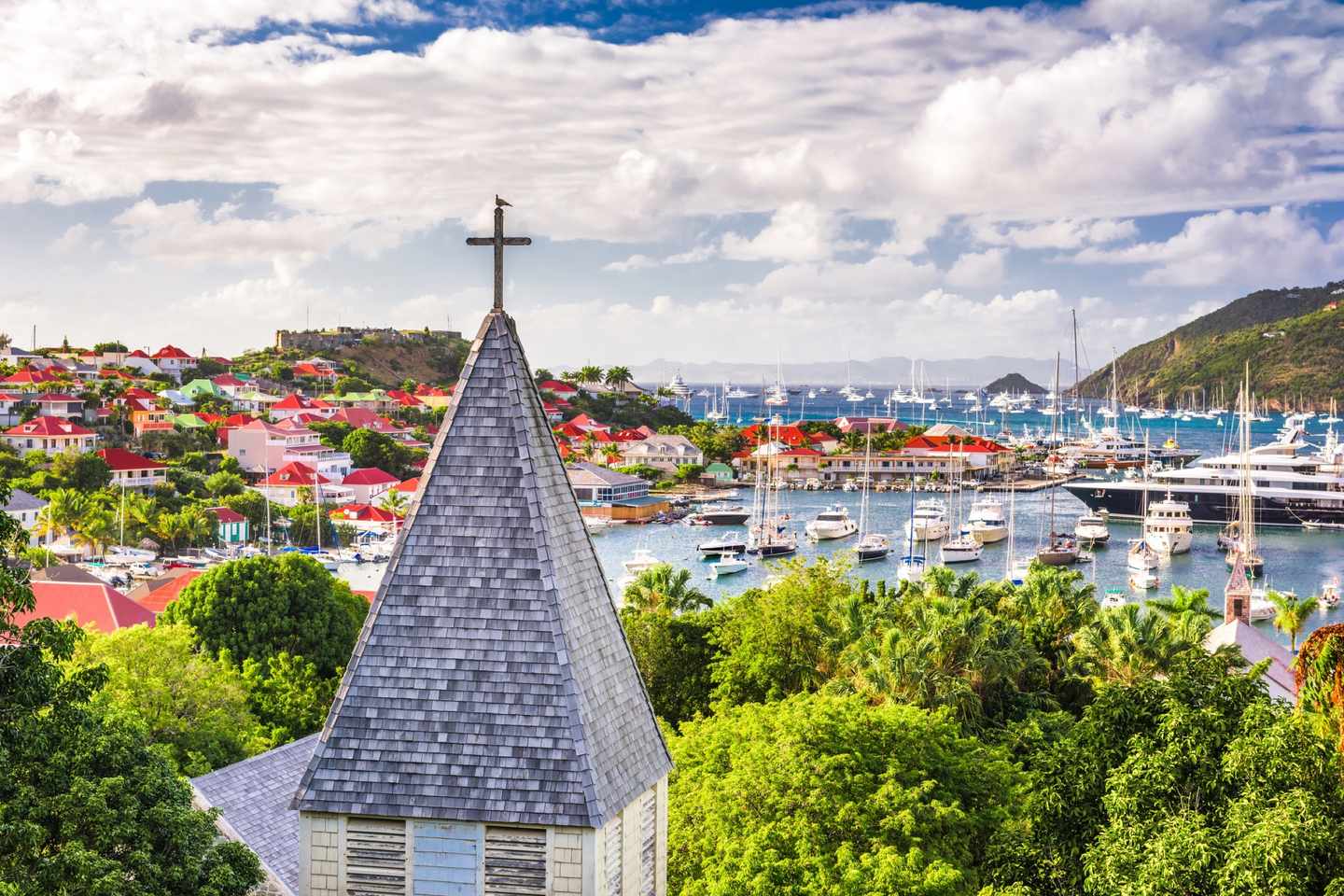 karibik-st-barthelemy-skyline-hafen-t-691867192.jpg
