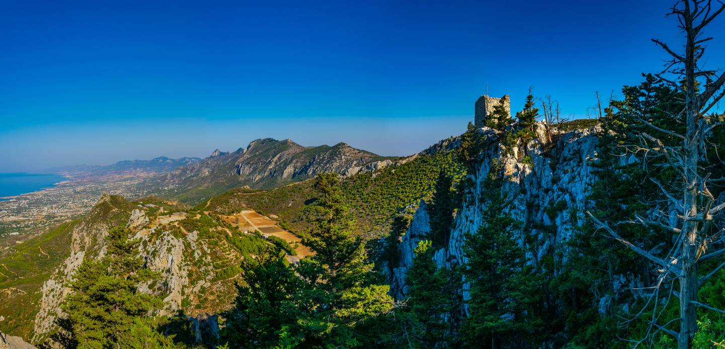 zypern-panorama-st-hilarion-burg-g-1140554956.jpg