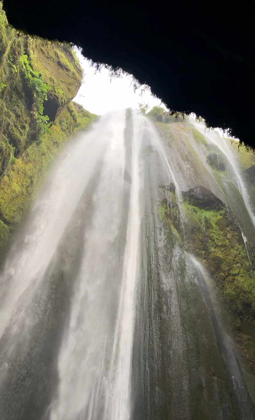 bltc6887d37f67eca3a-island-gljufrabui-wasserfall-nahaufnahme-i-lena-herrmann.jpg Nahaufnahme vom Gljufrabui Wasserfall