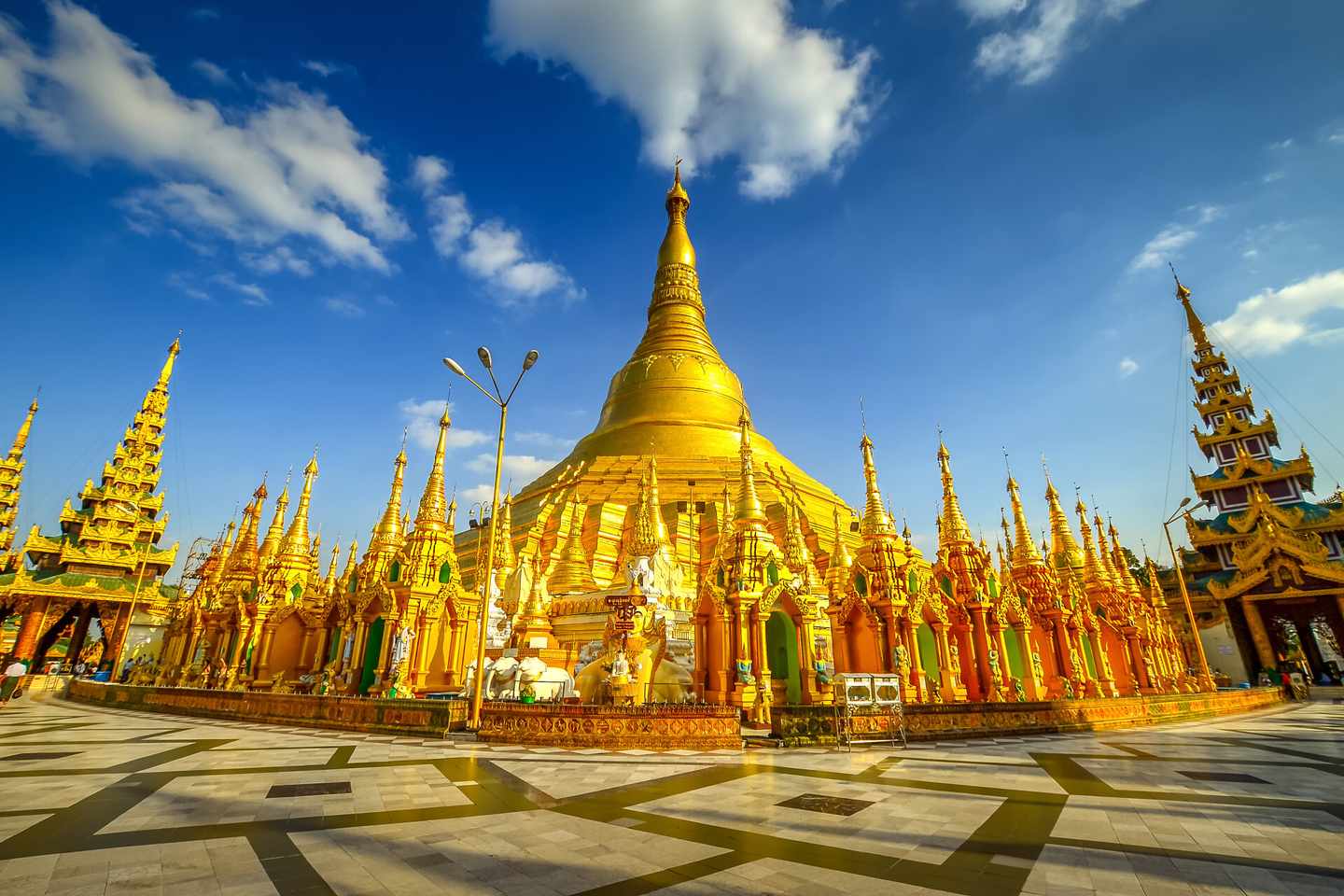 myanmar-yangon-shwedagon-pagode-klein-g-987389342.jpg