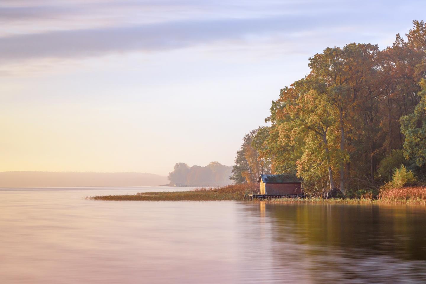 blt1e5eae05d658b6ea-deutschland--g-GettyImages-1461578595.jpeg deutschland-mecklenburg vorpommern-plauer Meer in Mecklenburg-g-GettyImages-1461578595.jpg