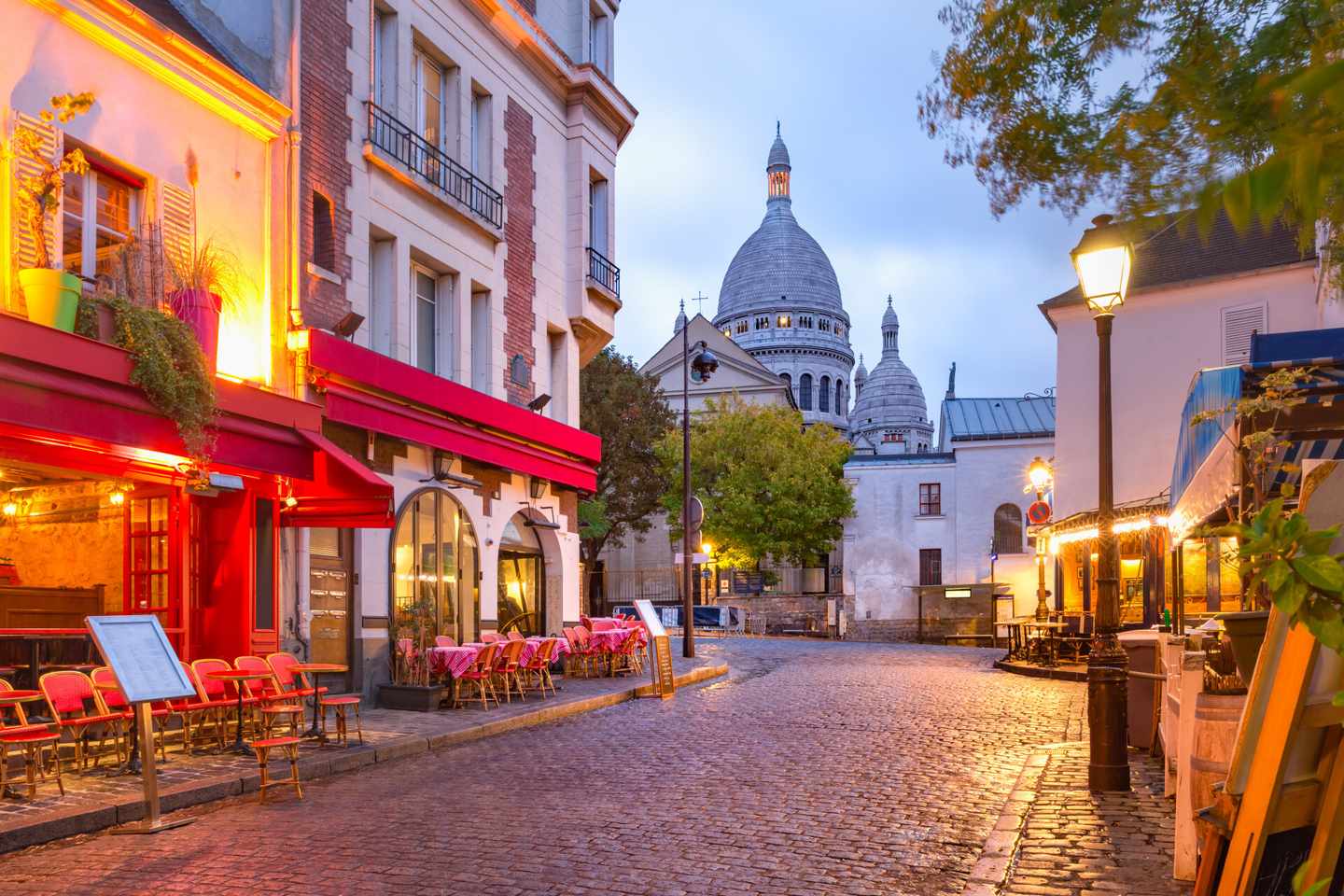frankreich-paris-montmartre-klein-g-1097395338.jpg