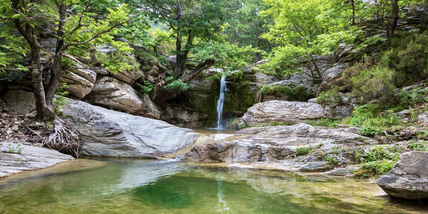 griechenland-thassos-kleiner-wasserfall-g-2165913947.jpg