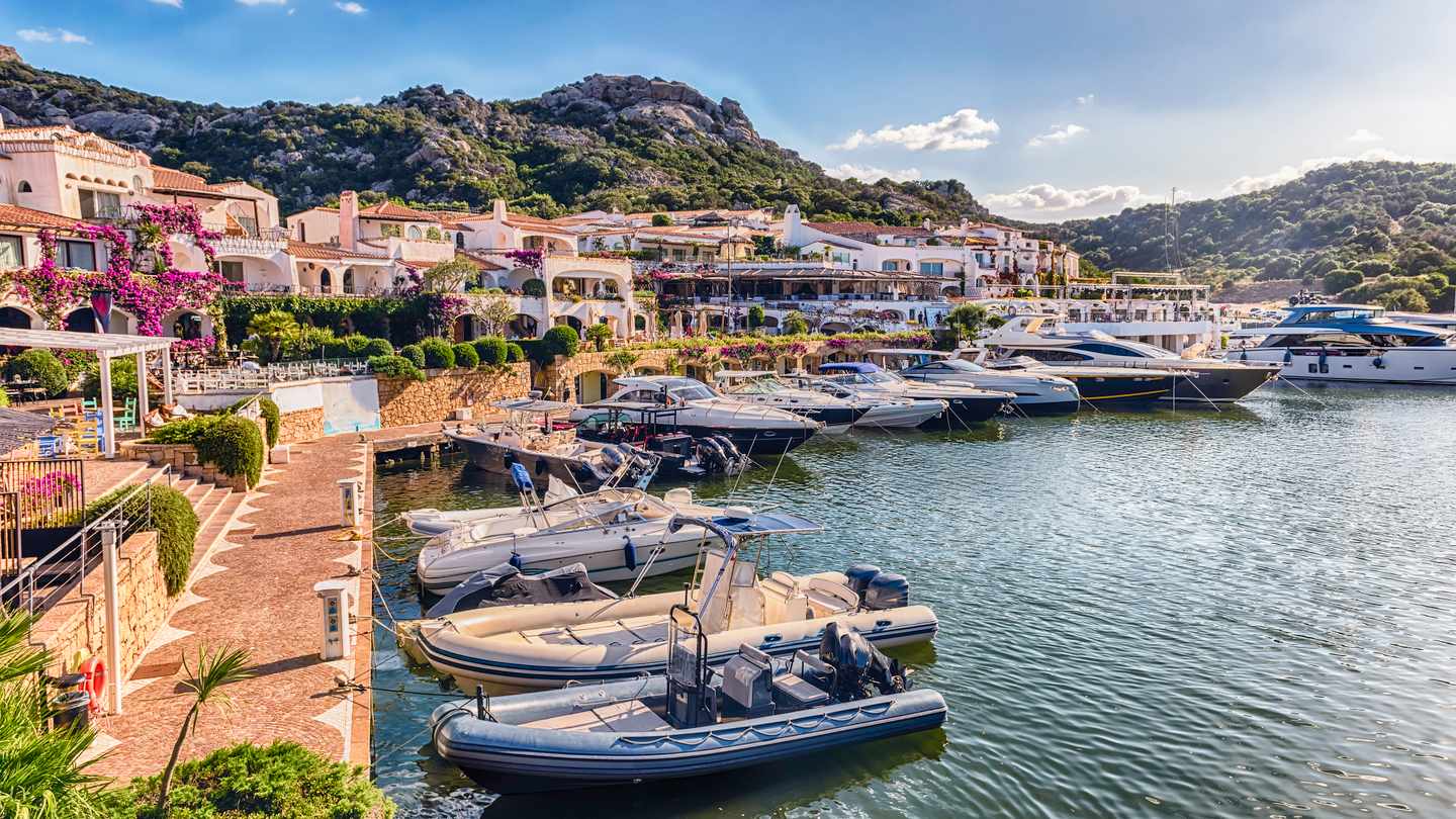 italien-sardinien-costa-smeralda-hafen-jahn-g-1280298193.jpg