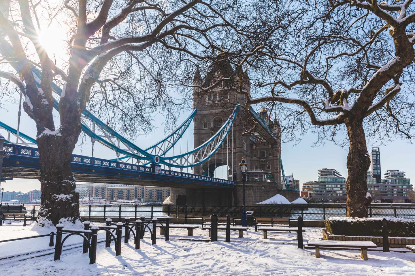 grossbritannien-london-tower-bridge-im-schnee-g-927358276.jpg