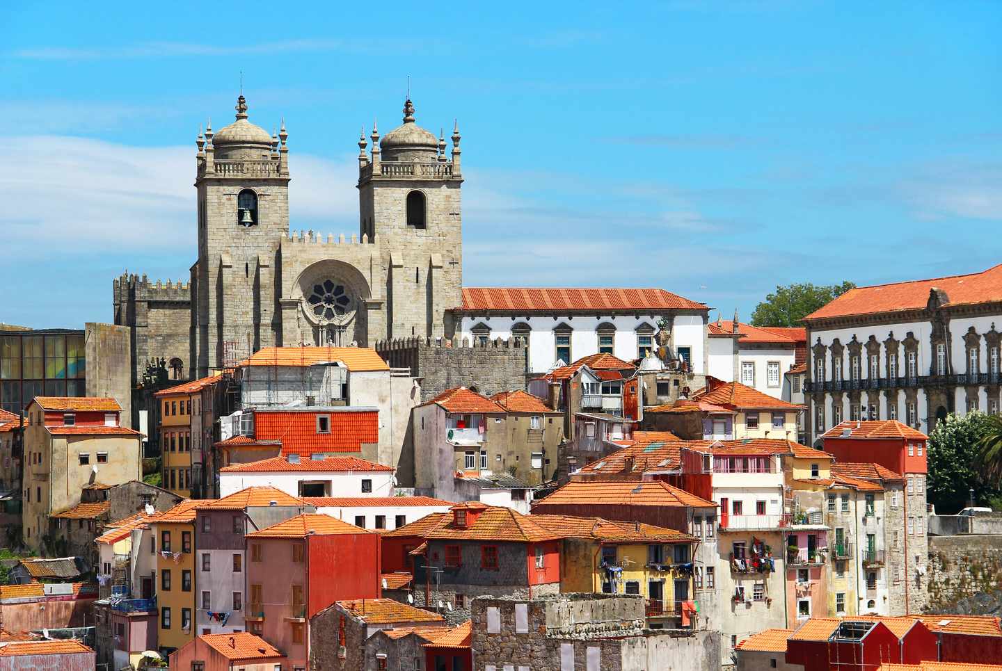 portugal-porto-kathedrale-klein-g-176433204.jpg