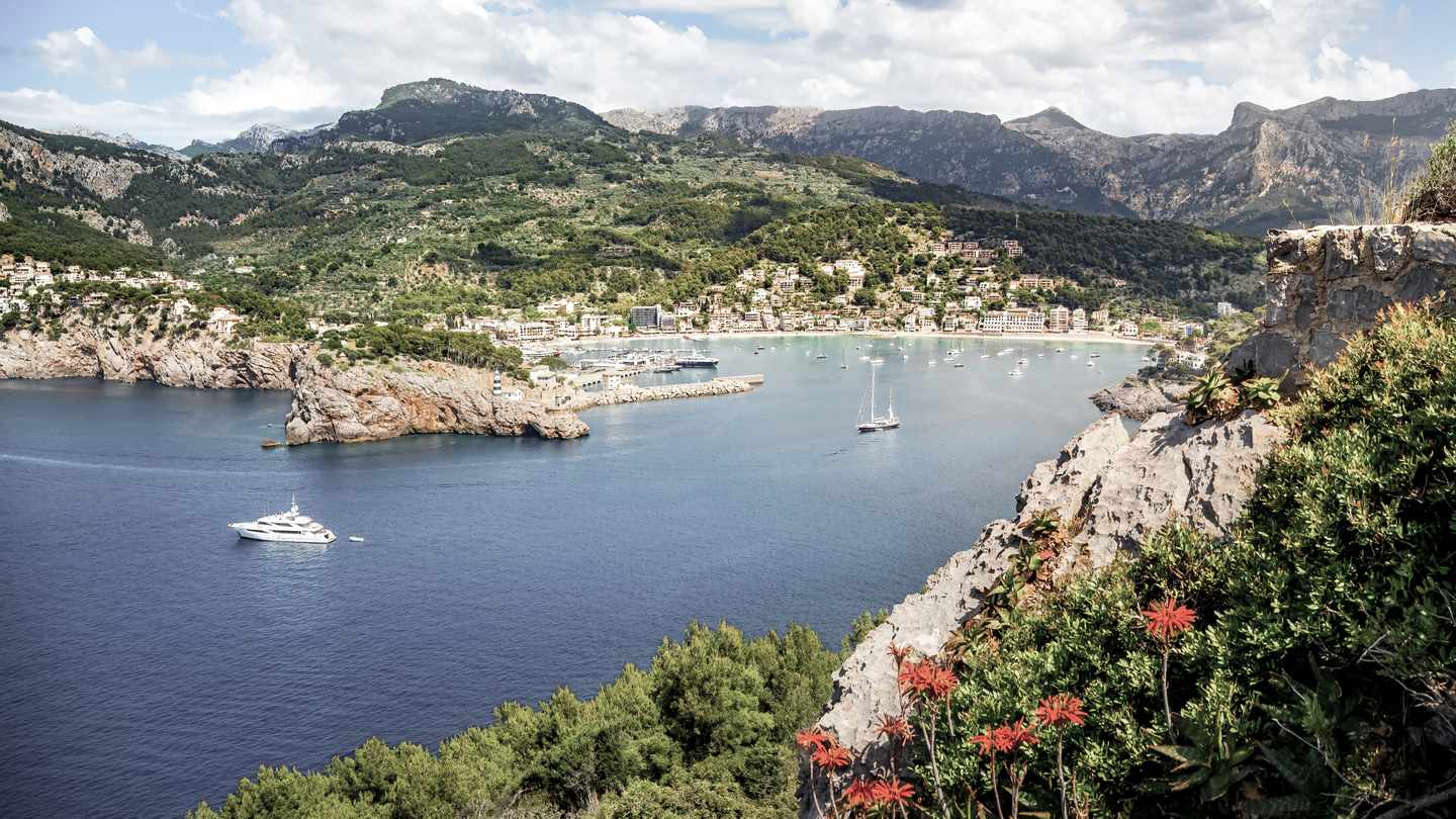 spanien-mallorca-puerto-do-soller-panoramablick-g-2109967879_bearbeitet.jpg