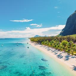 mauritius-luxusstrand-mit-berg-g-1189096679.jpg