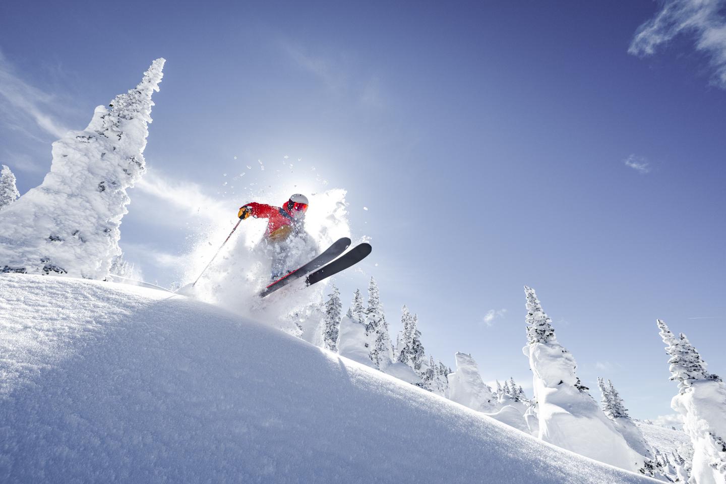 blt78af0d52ff650407-kanada-quebec-mont-tremblant-national-park-skifahrer-hebt-ab-g-1309988966-2.jpg kanada-quebec-mont-tremblant-national-park-skifahrer-hebt-ab-g-1309988966.jpg