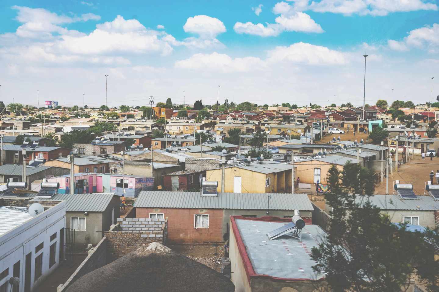 suedafrika-johannesburg-soweto-ueber-den-daechern-g-2170147704_b.jpg