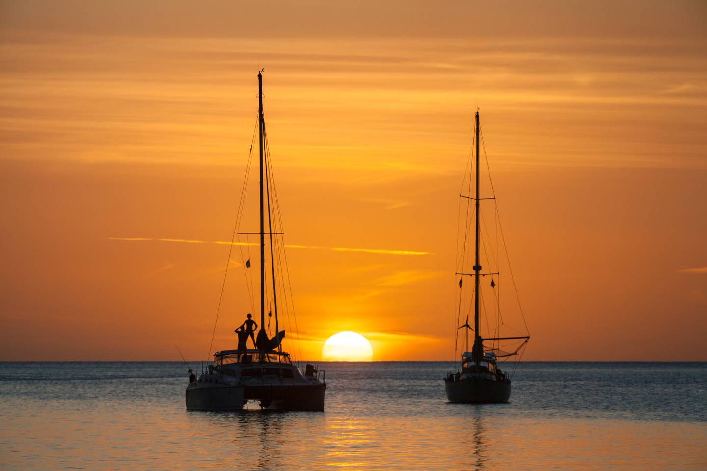 bltc9224e5f9ea223f3-segelboot-meer-sonnenuntergang-t-612496524.jpg segelboot-meer-sonnenuntergang-t-612496524.jpg