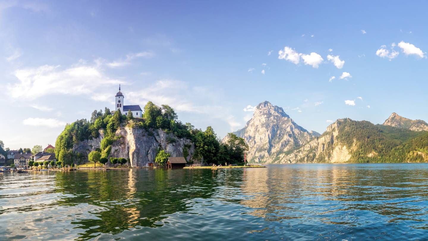 oesterreich-salzburger-land-traunsee-gmunden-johannesbergkapelle-g-1157765623.jpg