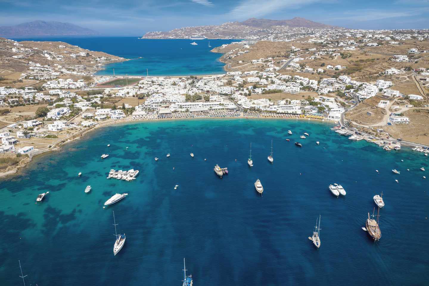 griechenland-mykonos-ornos-beach-von-oben-g-1038045964_v2.jpg